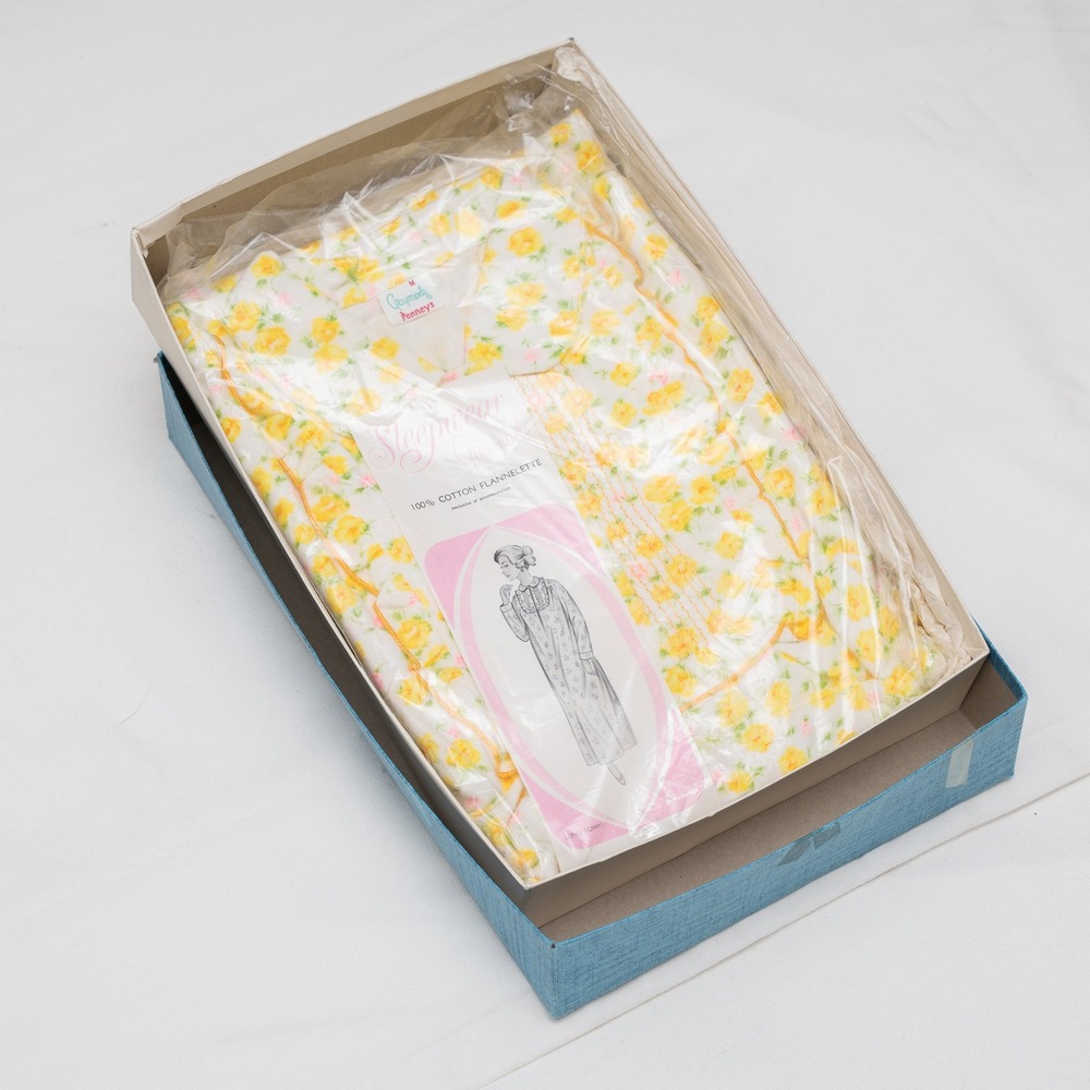 Deadstock New In Orginal Box 40s 50s Penneys Gaymode Sleepwear Floral‎ Print Med